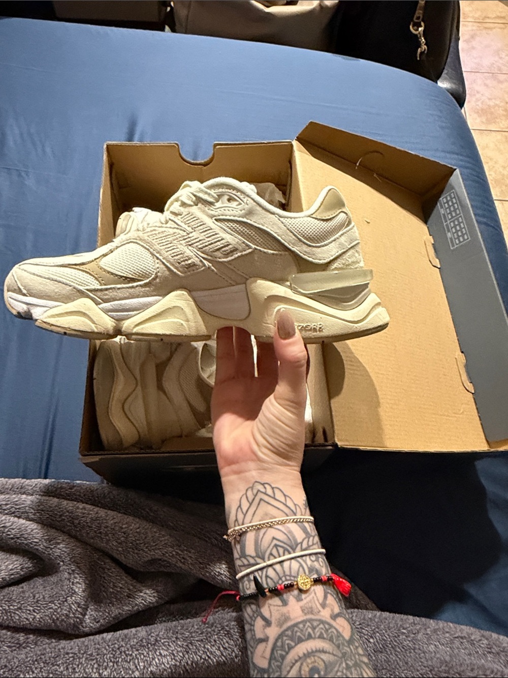 New Balance Cream and White Retro-Style Runner - Picture 3 of 7